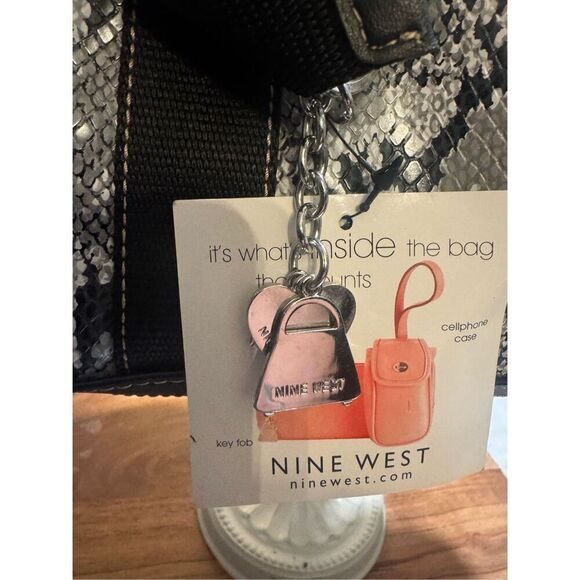 Nine West nwt snakeskin  barrel shoulder bag tote purse pocketbook - Picture 2 of 10